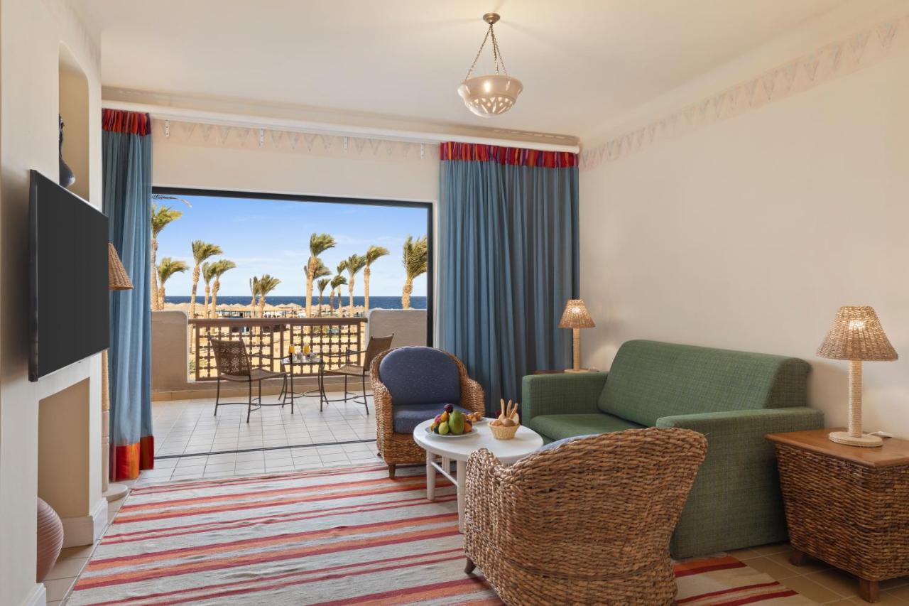 Pickalbatros Sands Порт-Галіб Екстер'єр фото A suite at Hilton Sharm El Sheikh Resort