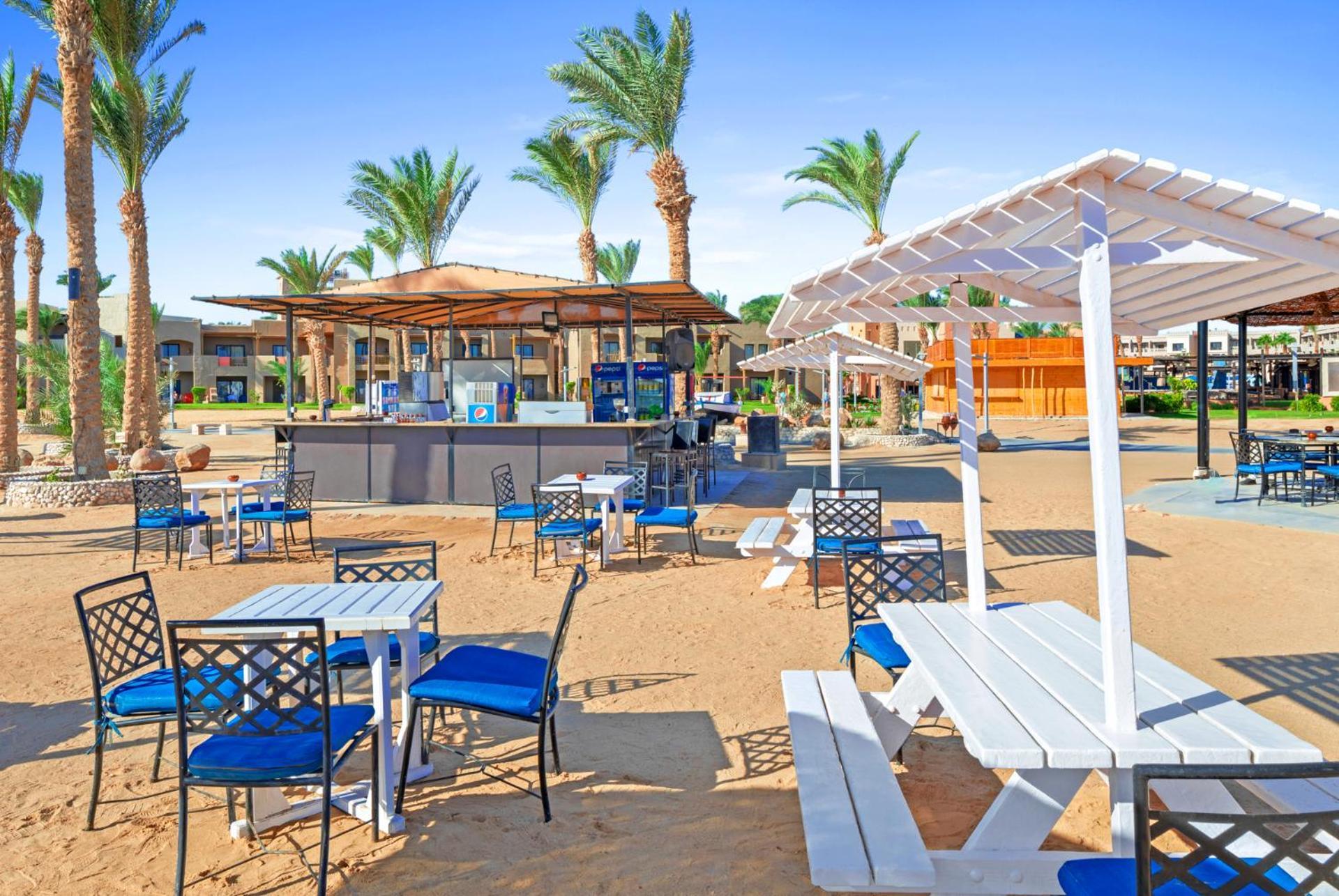 Pickalbatros Sands Порт-Галіб Екстер'єр фото Beach bar at a resort in Egypt